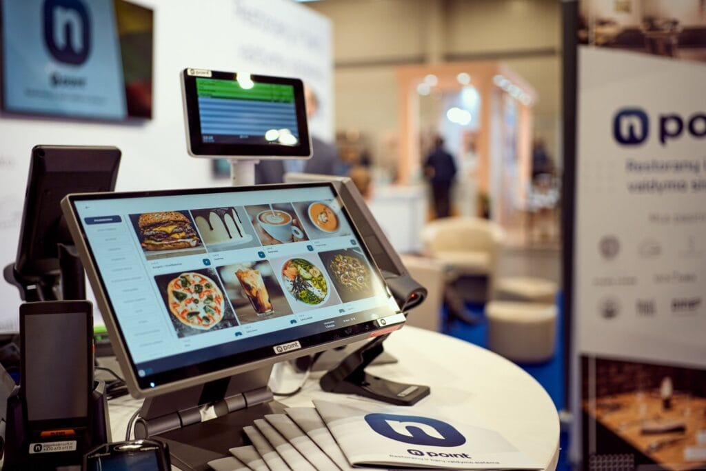 Naujų kasos kompiuterių siunta - Poindus VariPOS256 3 Savitarnos kasa 021 DG200111